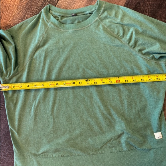 Vuori Green Crewneck Sweatshirt – Size M - Picture 3 of 6